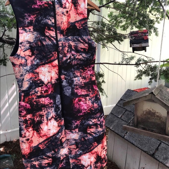 Cynthia Rowley size 8 colorful funky stretchy sleeveless dress 🤩 fun - Picture 2 of 3